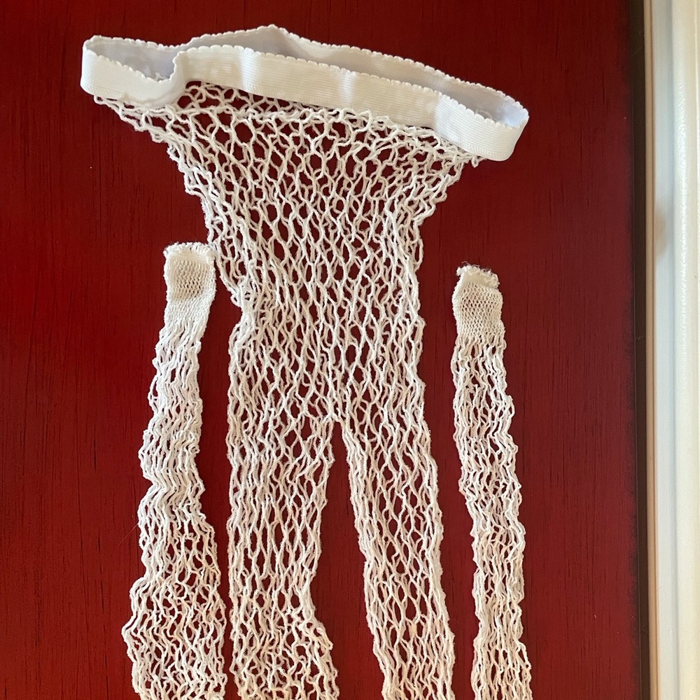 NWOT white fishnet stockings, M